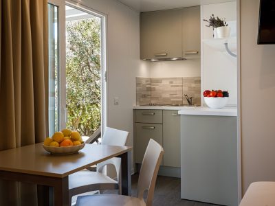 naturist-campsite-koversada-mobile-home-superior-bay-interior-kitchen