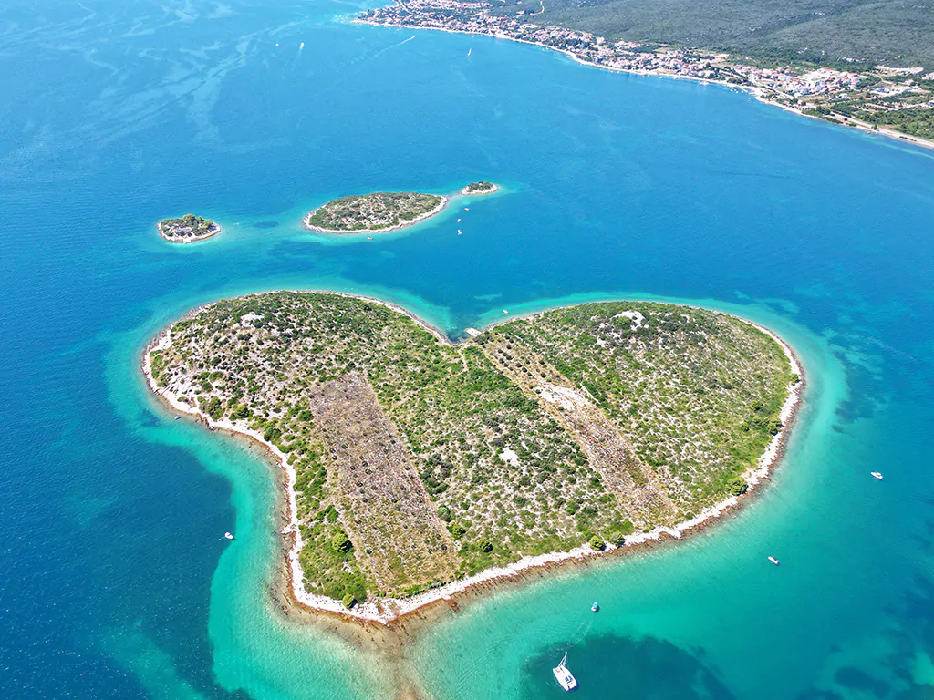 taber-discrete-loding-island-heart