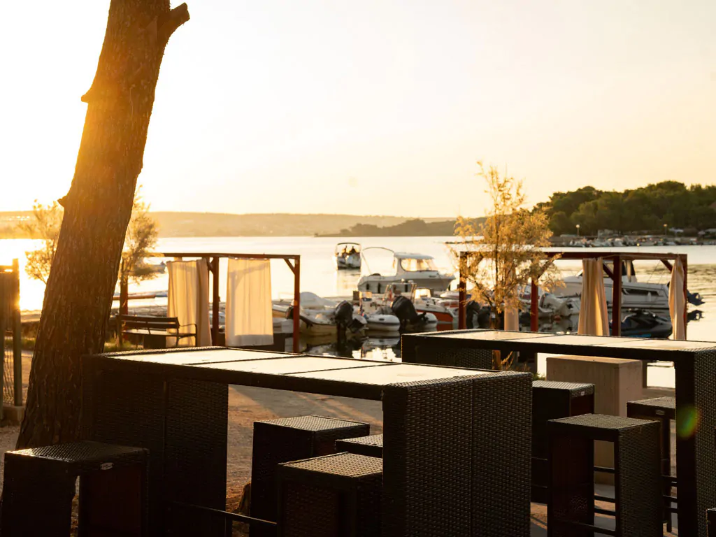 taber-pasman-bar-terrace