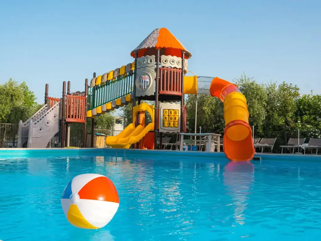 vacanze-glamping-boutique-exterior-pool-kids-slide