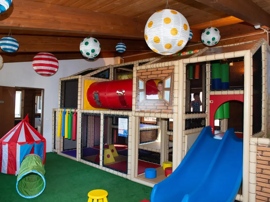 vallicella-glamping-resort-interior-childrens-mini-club
