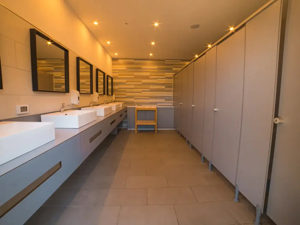 vallicella-glamping-resort-interior-sanitary-facilities