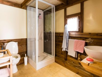 weekend-glamping-resort-air-dream-3-interior-bathroom