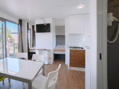 weekend-glamping-resort-next-xl-superior-interior-kitchen-dining-table