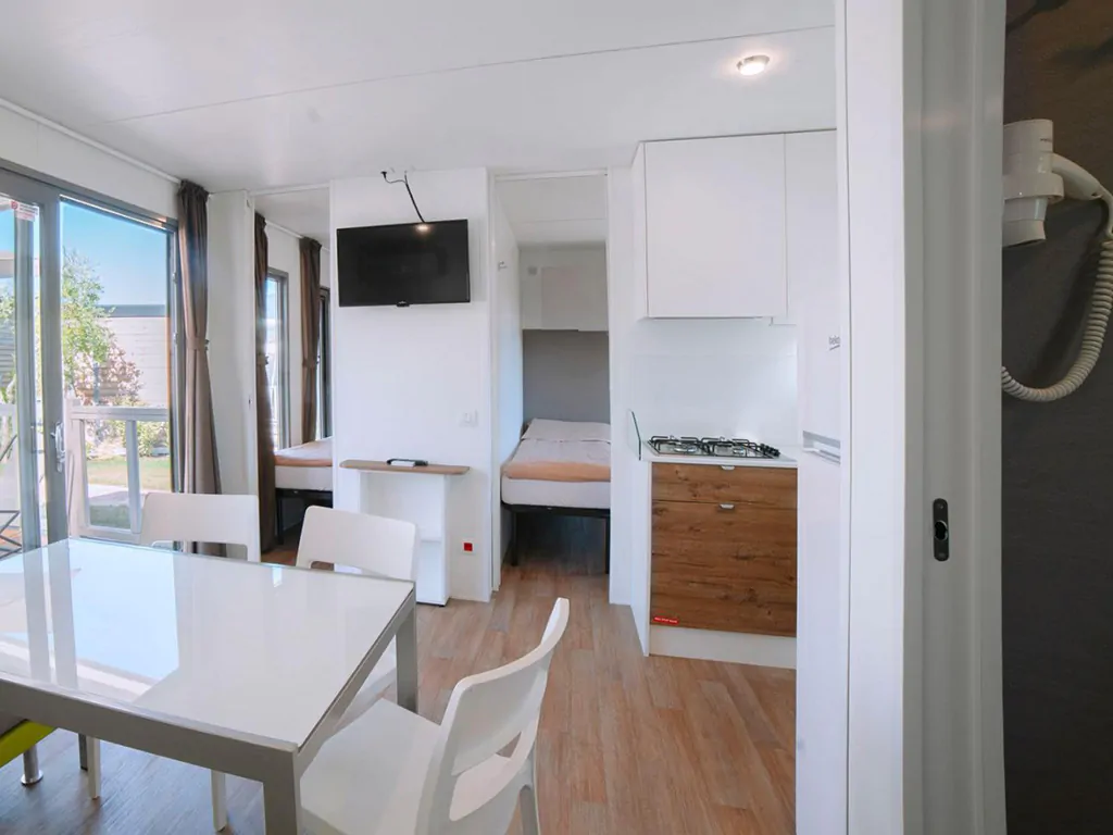 weekend-glamping-resort-next-xl-superior-interior-kitchen-dining-table