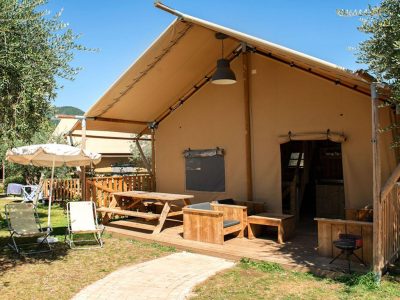 weekend-glamping-resort-safari-lodge