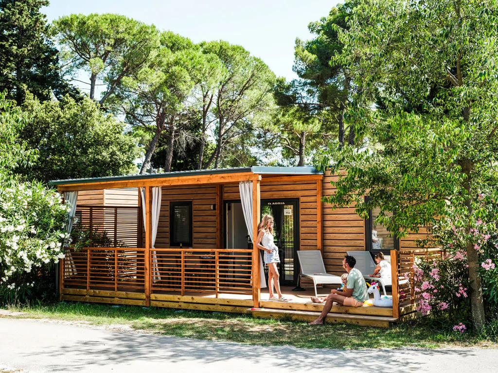 zaton-holiday-resort-deluxe-family-exterior-mobile-home-view