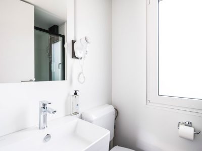 zaton-holiday-resort-deluxe-family-interior-bathroom