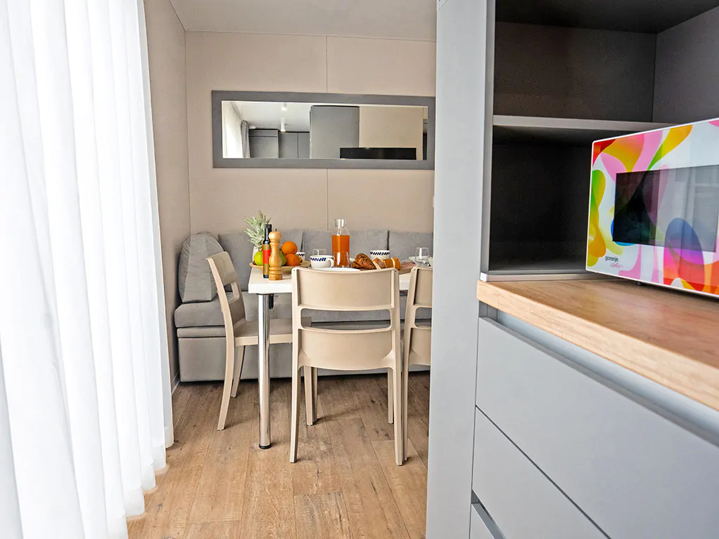 campsite-bivillage-mobile-home-premium-interior-living-room