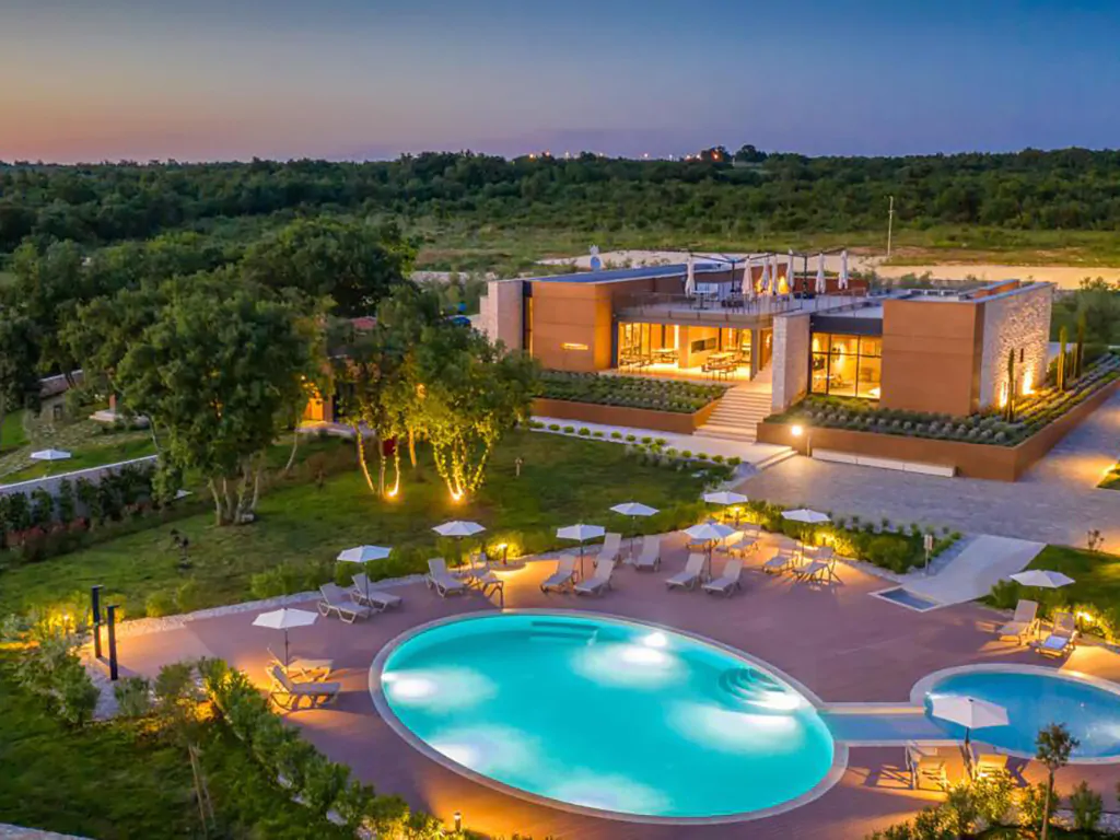 campsite-papafigo-sauna-outdoor-pool