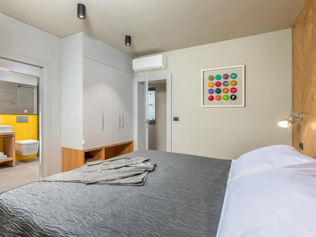 campsite-papafigo-villa-voliera-interior-bedroom-suite