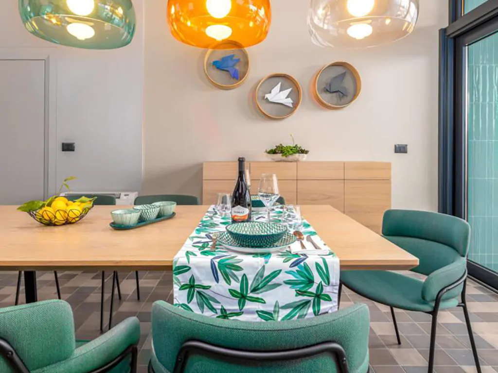 campsite-papafigo-villa-voliera-interior-dining-table-i