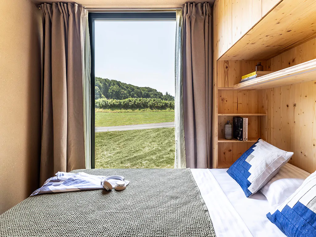 falkensteiner-premium-camping-lake-blagus-mobile-home-interior-bedroom