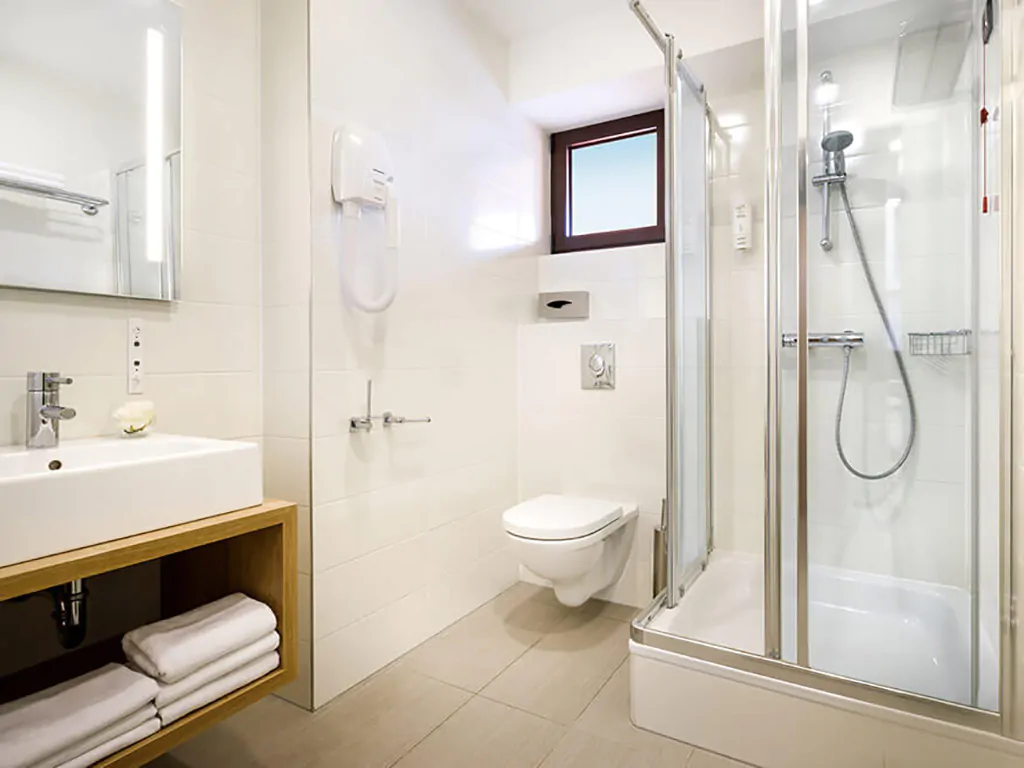 san-marino-residence-room-for-two-bathroom