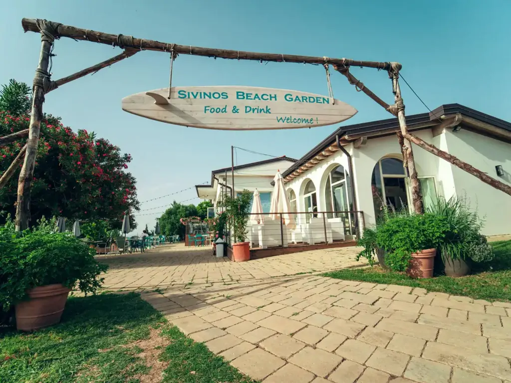 sivinos-camping-boutique-exterior-beach-garden-bar