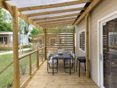 vacanze-glamping-boutique-exterior-cottage-next-xl-spotty-terrace