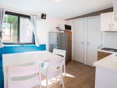 vacanze-glamping-boutique-interior-cottage-next-l-living-room-2