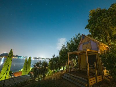 vacanze-glamping-boutique-air-dreamer-3-exterior-air-dreamer-front-view