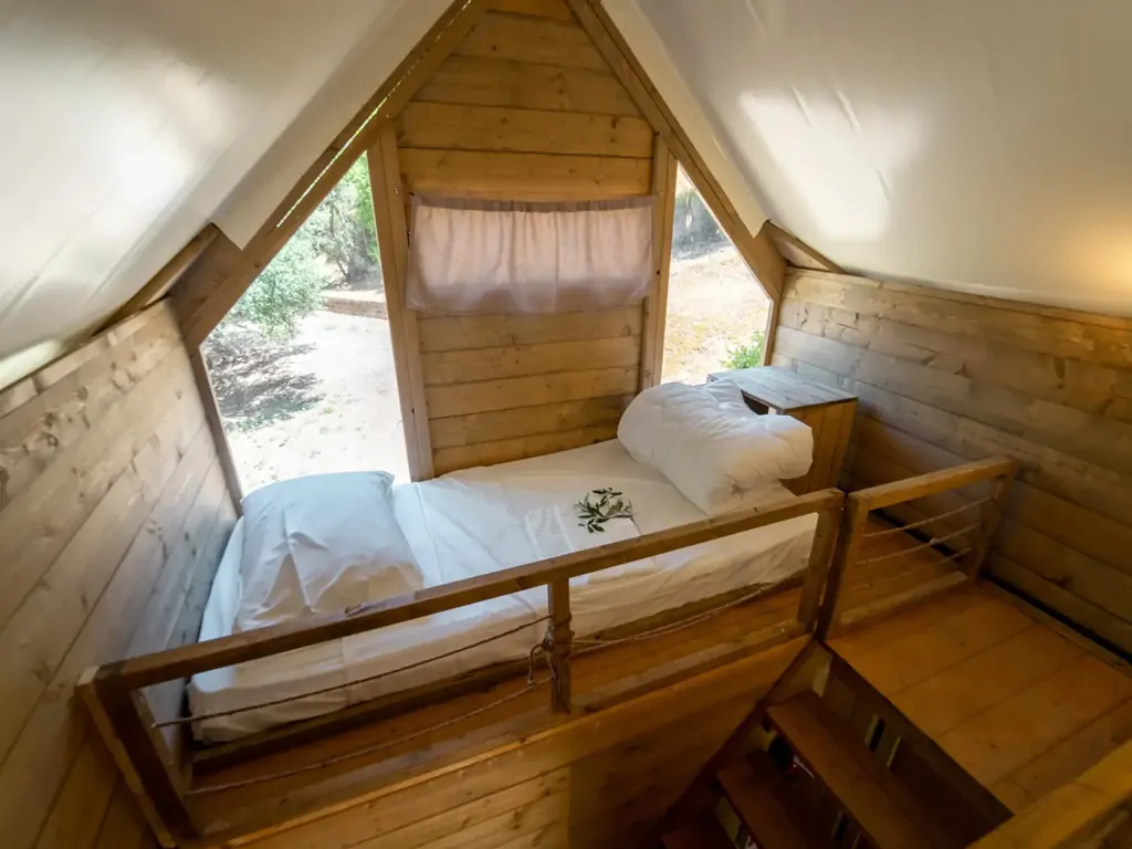 vacanze-glamping-boutique-air-dreamer-3-exterior-air-dreamer-single-bed