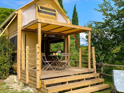 vacanze-glamping-boutique-air-dreamer-3-exterior-airdreamer-1-front-view