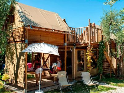 vacanze-glamping-boutique-air-dreamer-3-exterior-front-view-ii