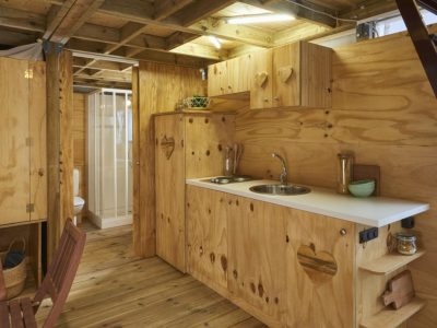 vacanze-glamping-boutique-cottage-air-lodge-2-interior-kitchen