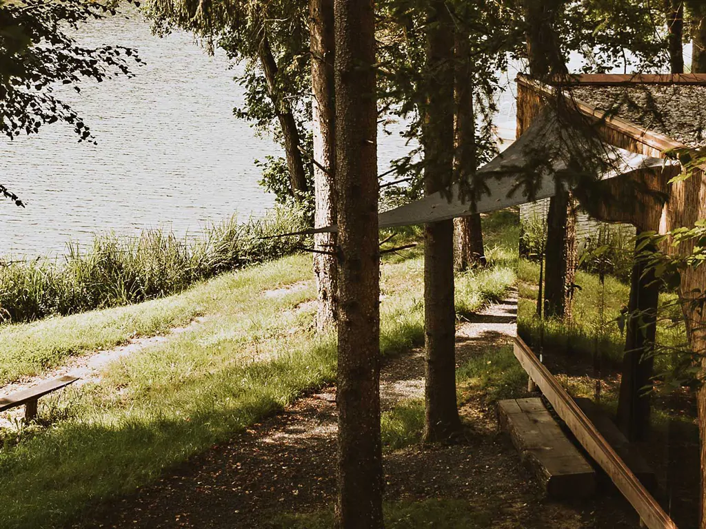 falkensteiner-premium-camping-lake-blagus-lake-house-shore-row-house-exteriror-front-view