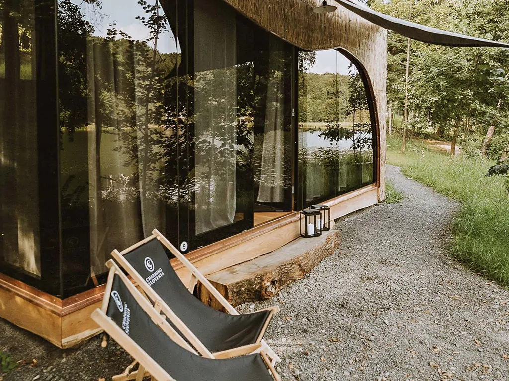 falkensteiner-premium-camping-lake-blagus-lake-house-shore-row-house-exteriror-side-view