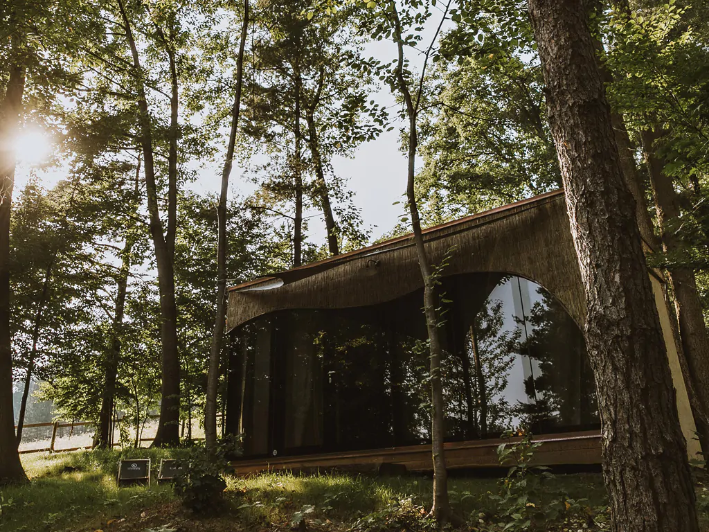 falkensteiner-premium-camping-lake-blagus-lake-middle-row-house-exteriro-side-view