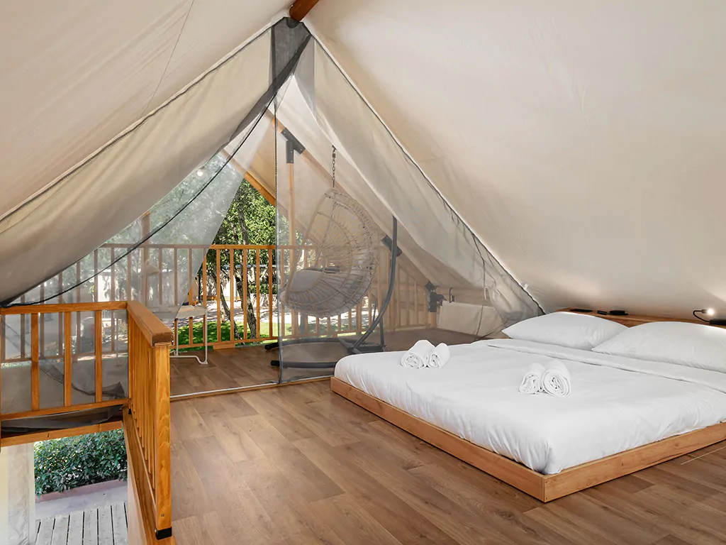 banki-green-istria-village-glamping-tent-loft-jacuzzi-interior-bedroom-terrace