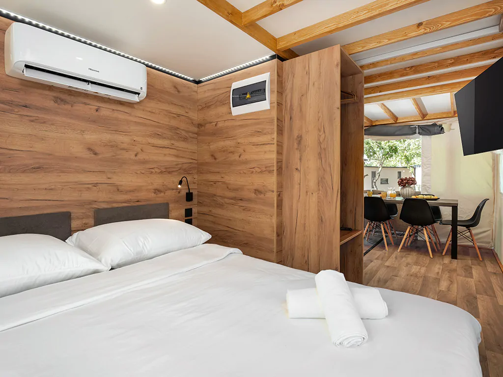 banki-green-istria-village-glamping-tent-loft-jacuzzi-interior-bedroom