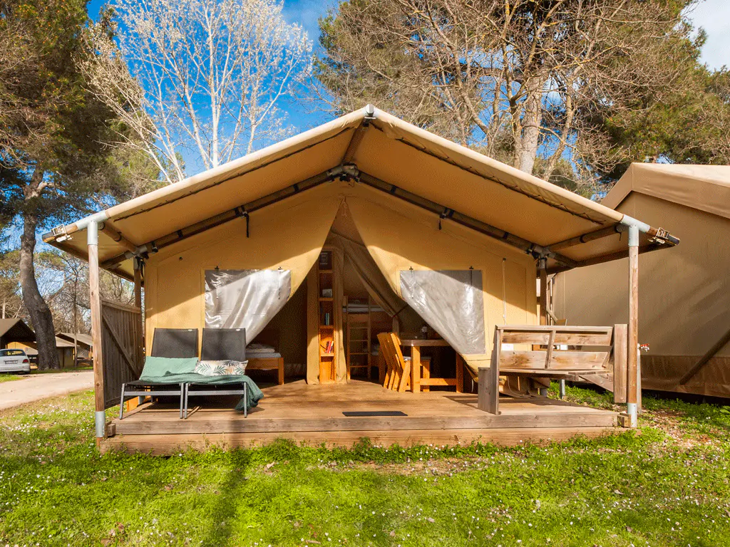 campsite-bivillage-glamping-tent-standard-exterior-terrace
