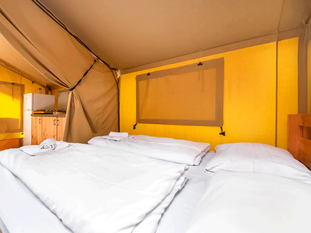 campsite-bivillage-glamping-tent-standard-interior-bedroom-double-bed