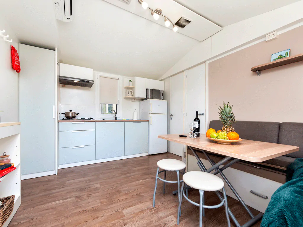campsite-bivillage-mobile-home-interior-kitchen-living-room