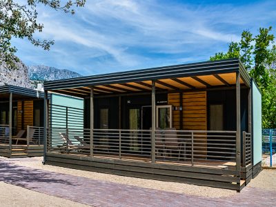 campsite-galeb-mobile-home-terrace-exterior-mountain-view-2