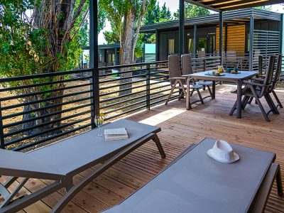 camspite-galeb-mobile-home-superior-c-terrace-sunbeds