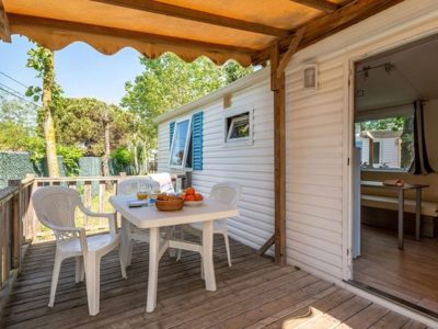 brioni-sunny-camping-mobile-home-classic-exterior-terrace