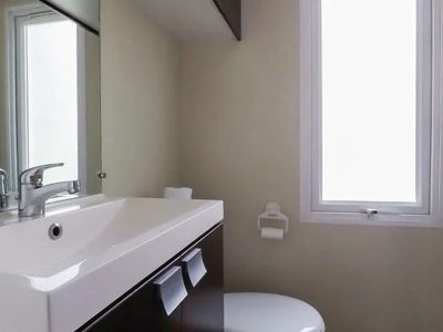brioni-sunny-camping-mobile-home-classic-interior-bathroom-i