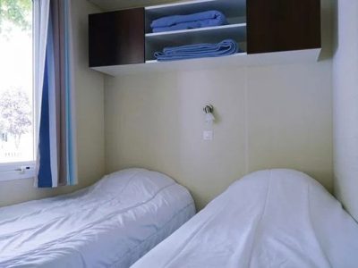 brioni-sunny-camping-mobile-home-classic-interior-bedroom-single-beds
