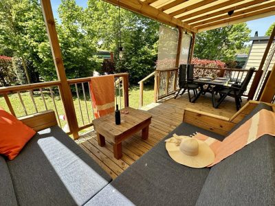 camping-bella-italia-mobile-home-estivo-premium-plus-terrace-sofa-chill