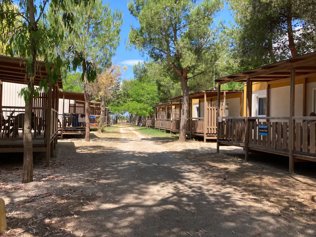camping-la-masseria-mobile-home-comfort-exterior