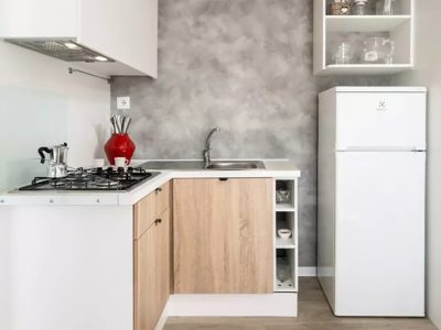camping-la-scogliera-mobile-home-family-interior-kitchen