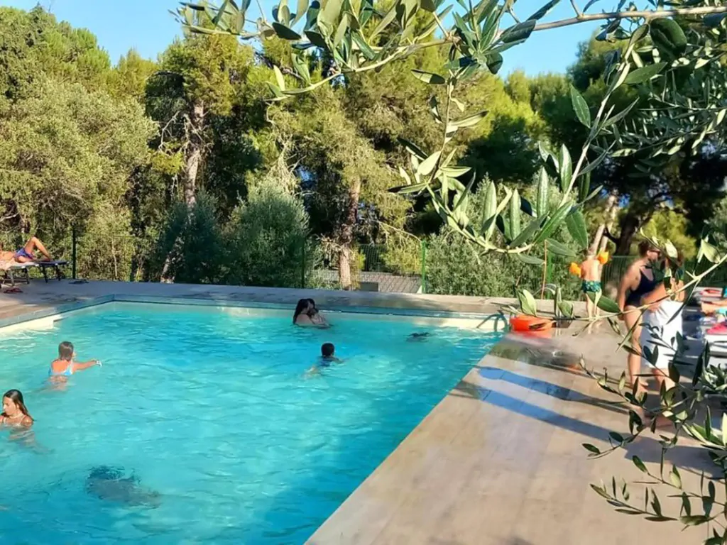 camping-la-scogliera-outdoor-pool