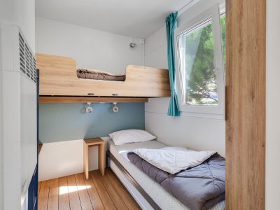 camping-simuni-premium-lounge-4-persons-bedroom