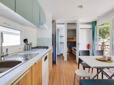 camping-simuni-premium-lounge-4-persons-interior-ii