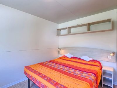 campsite-oliva-mobile-home-standard-interior-bedroom-double-bed