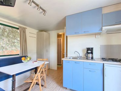 campsite-oliva-mobile-home-standard-interior-living-room-kitchen