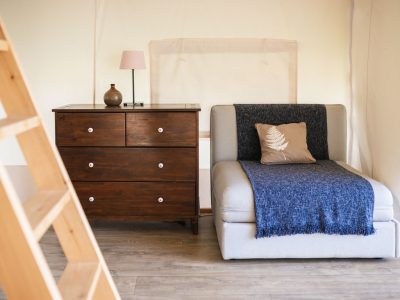 kolpa-resort-glaming-amber-interior-sofa-bed
