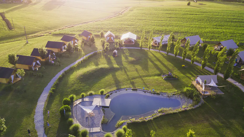 kolpa-resort-glaming-exterior-birds-eye-view