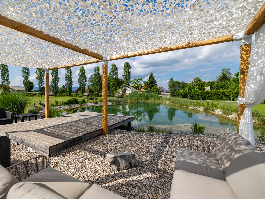 kolpa-resort-glaming-exterior-pool-lounge